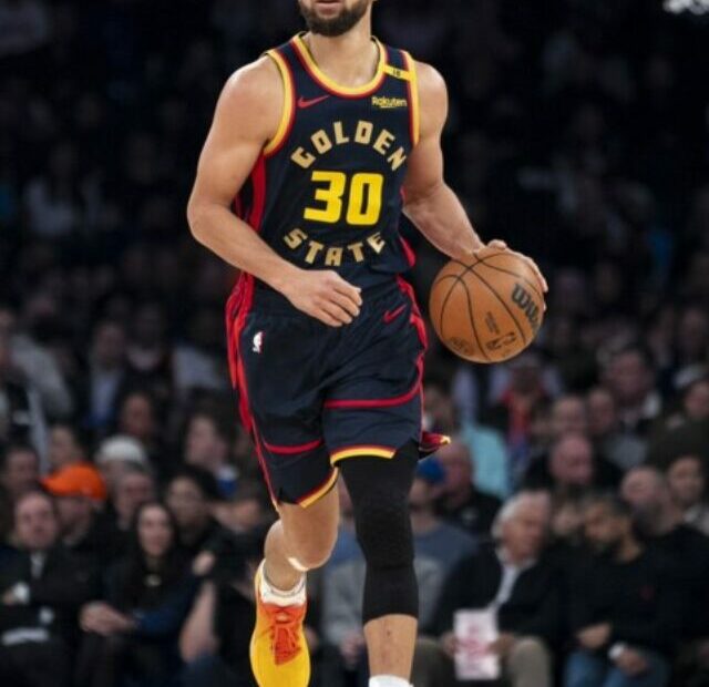 Stephen Curry scores 28 to go 12-1 at Madison Square Garden as Warriors beat Knicks 114-102