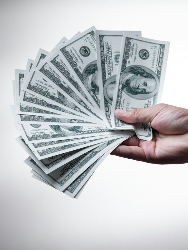 Netflix Million Dollar Secret rules and how contestants can win cash prizes.